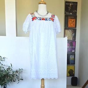 🏷️Anthropologie KYLA SEO Val White Floral Boho Chic Dress Size Small